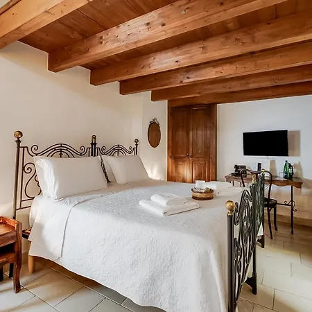 Hotel Masseria Antoglia 4*