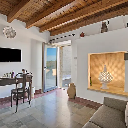 Hotel Masseria Antoglia 4*